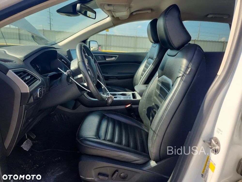 Ford Edge - 8