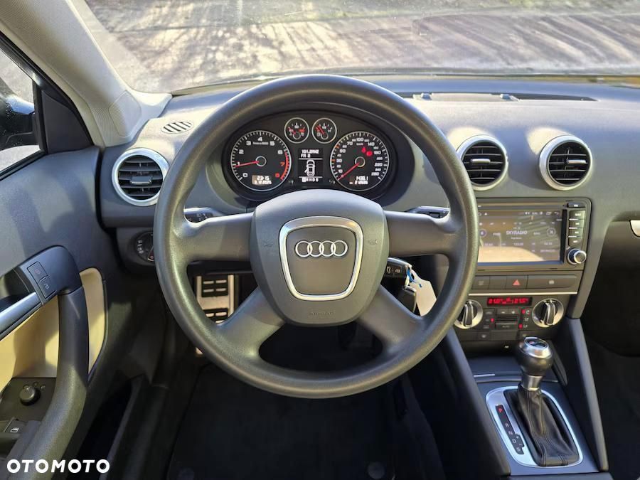 Audi A3 Sportback 1.6 Ambiente S tronic - 11