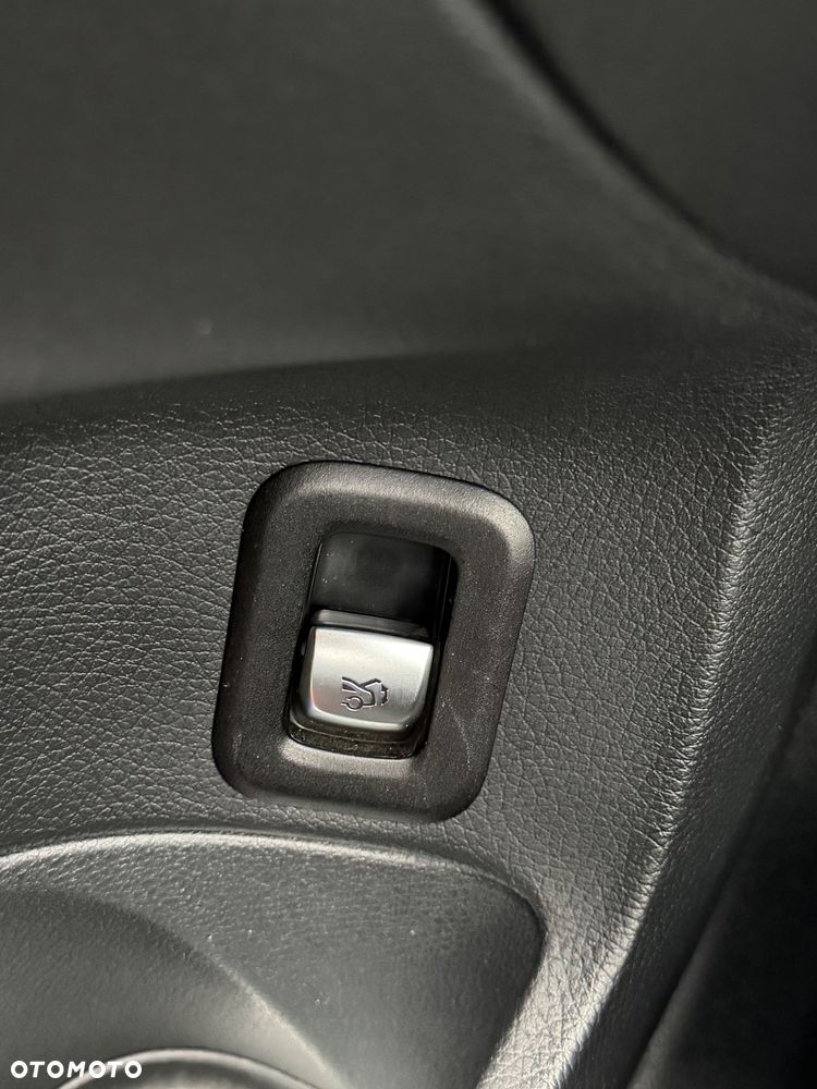 Mercedes-Benz Klasa C 220 d 9G-TRONIC - 32