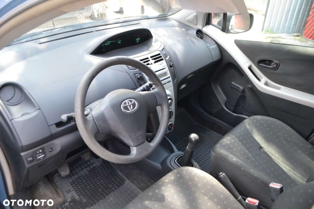 Toyota Yaris - 7
