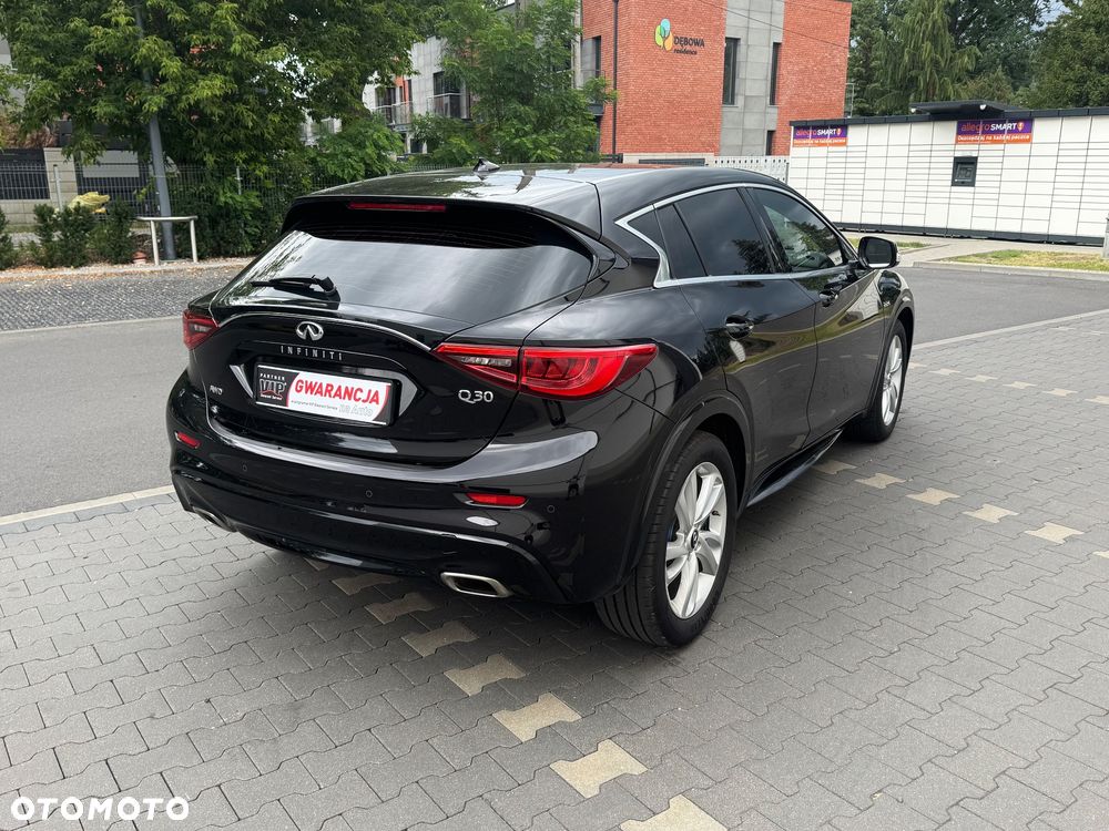 Infiniti Q30 2.2d DCT - 7