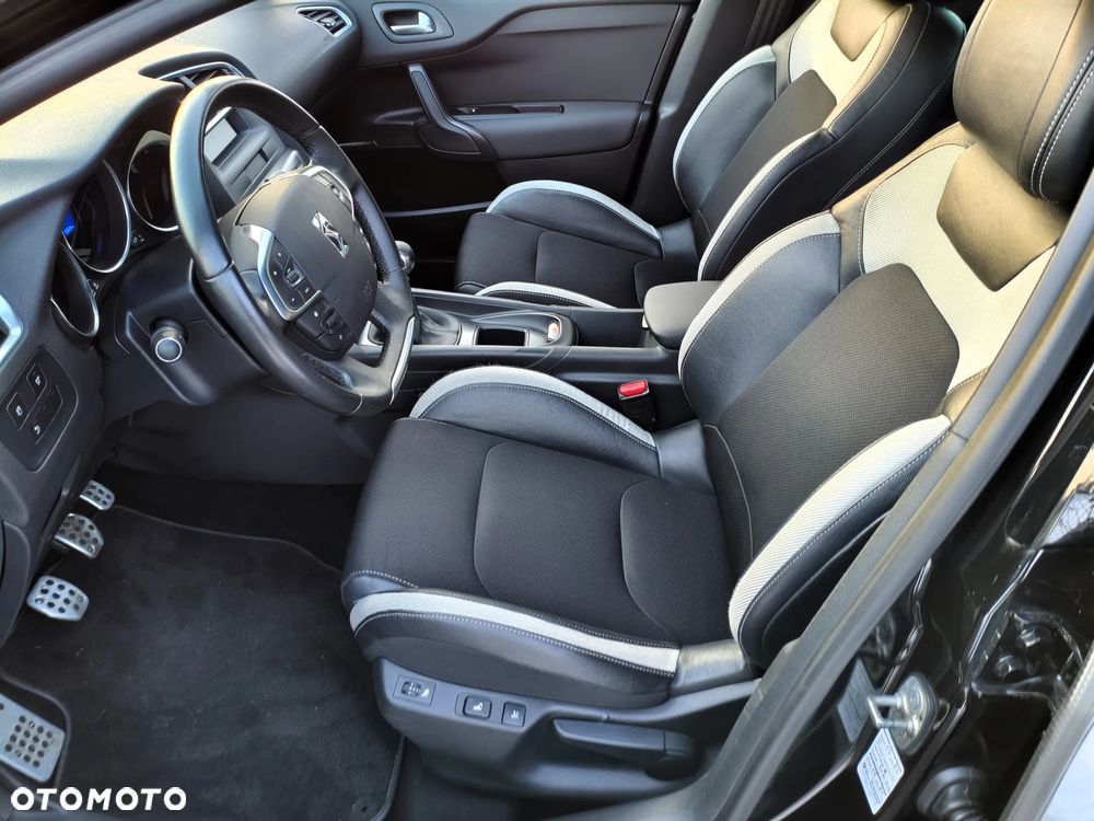 Citroën DS4 HDi 165 SoChic - 19