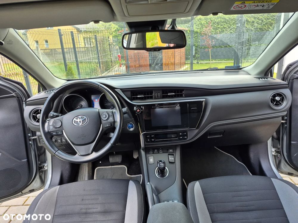 Toyota Auris Hybrid 135 Prestige - 9