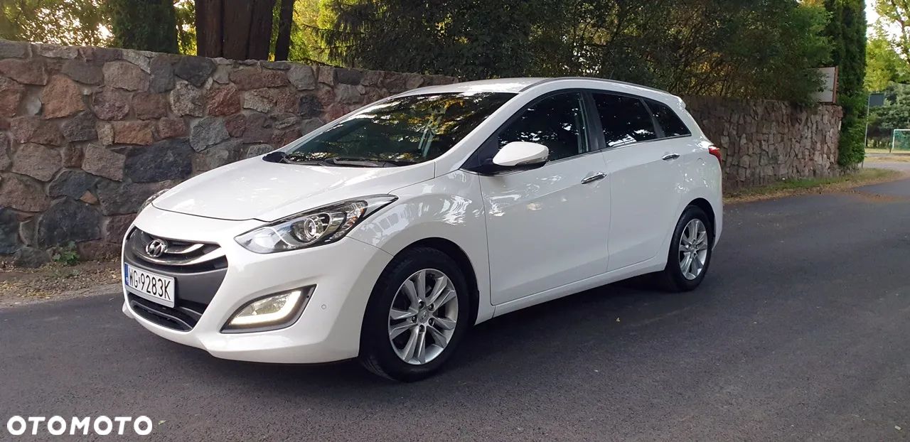 Hyundai i30 1.6 CRDI Fifa World Cup Edition - 1