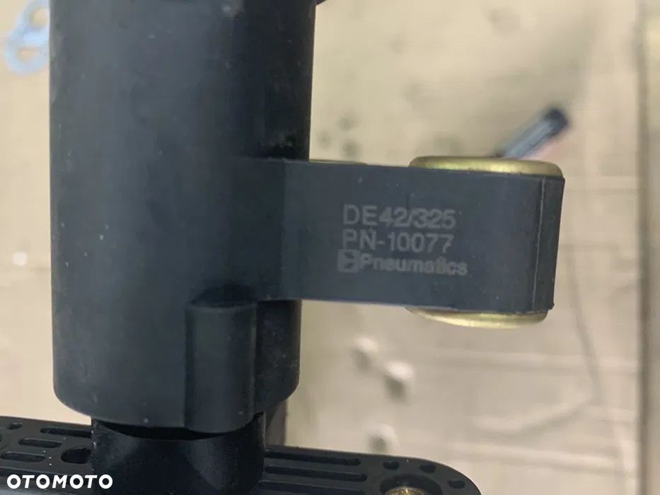 Czujnik Sensor Poduszek ECAS MAN TGA NOWY części TIR Zaworów 81.25937-0040 - 3