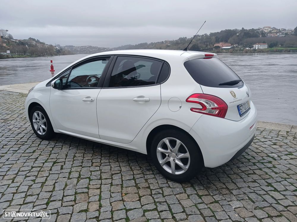 Peugeot 208 1.4 HDi Active - 4