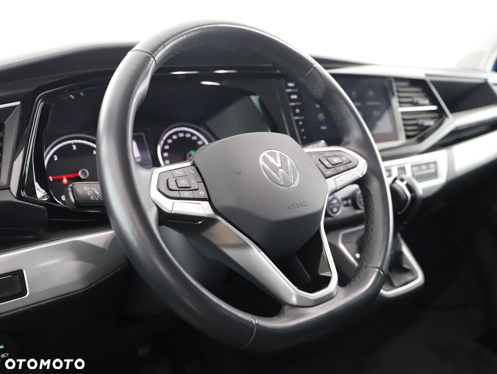 Volkswagen Multivan - 12