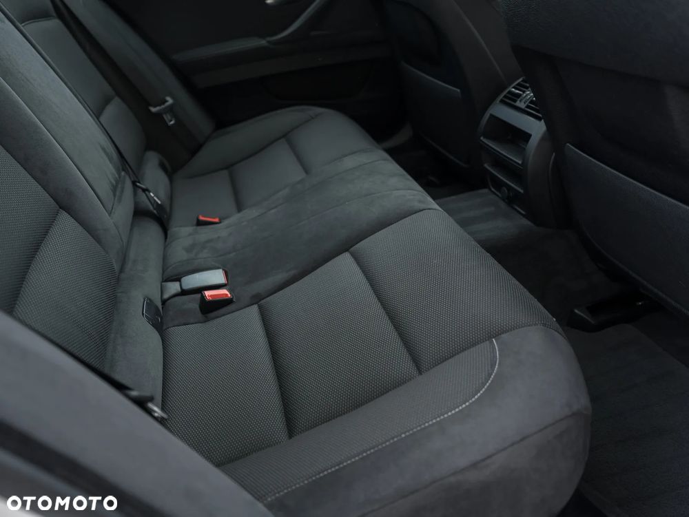 BMW Seria 5 520d M Sport Edition - 28