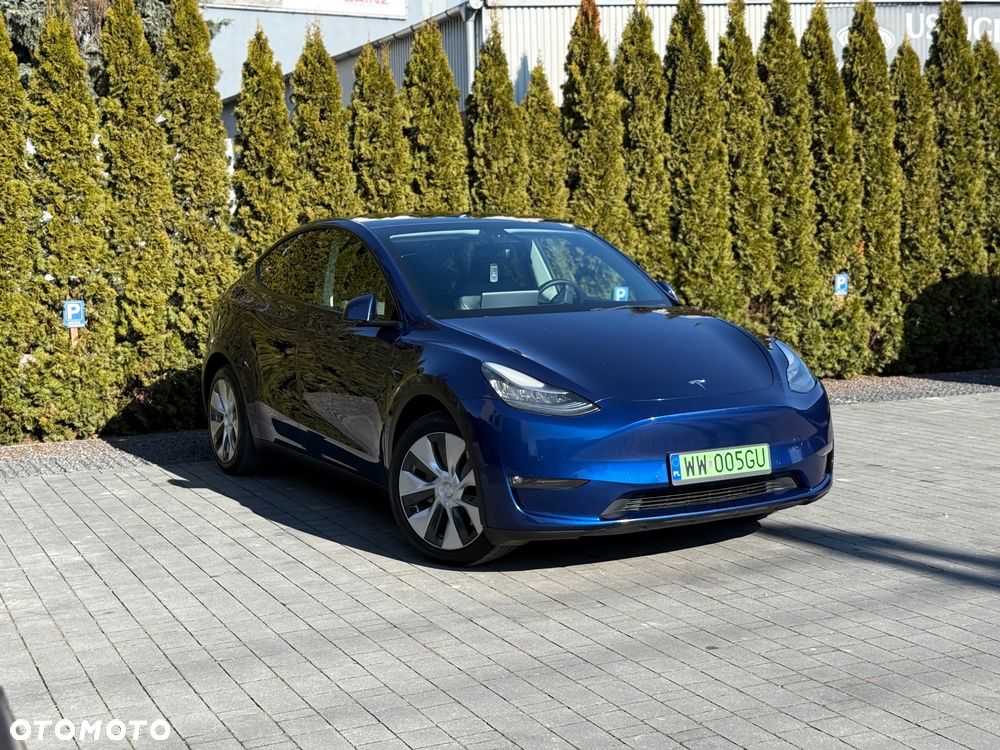 Tesla Y - 24