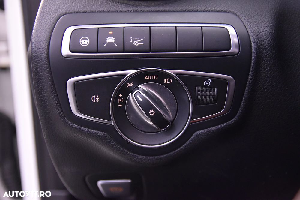 Mercedes-Benz C 180 Cabrio 9G-TRONIC AMG Line - 23