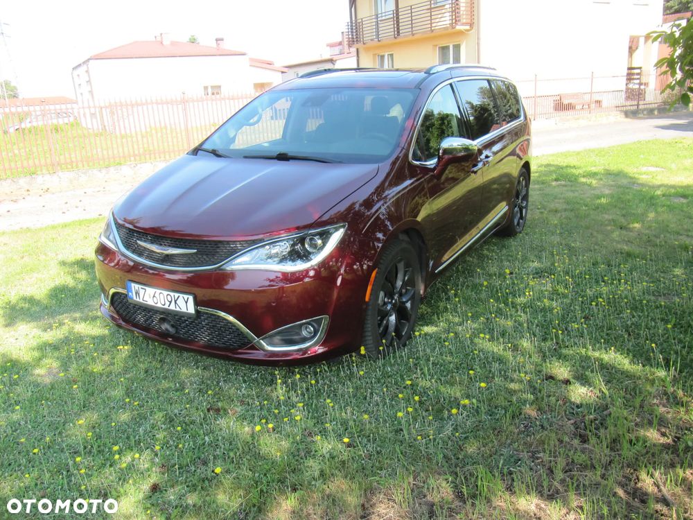 Chrysler Pacifica - 2