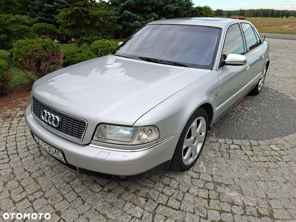 Audi S8 - 1
