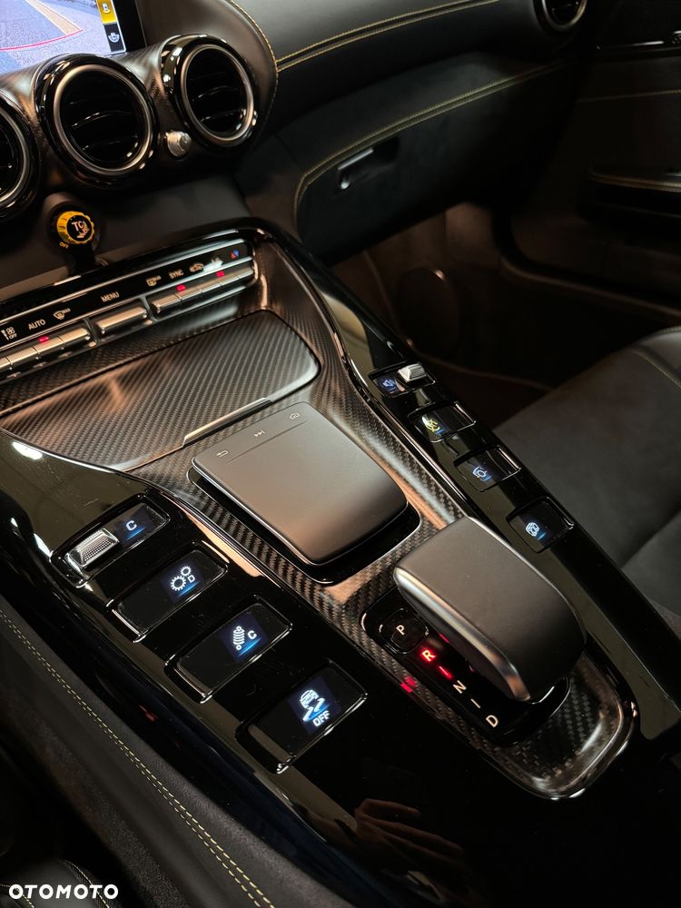 Mercedes-Benz AMG GT R - 22