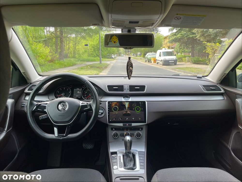 Volkswagen Passat - 8
