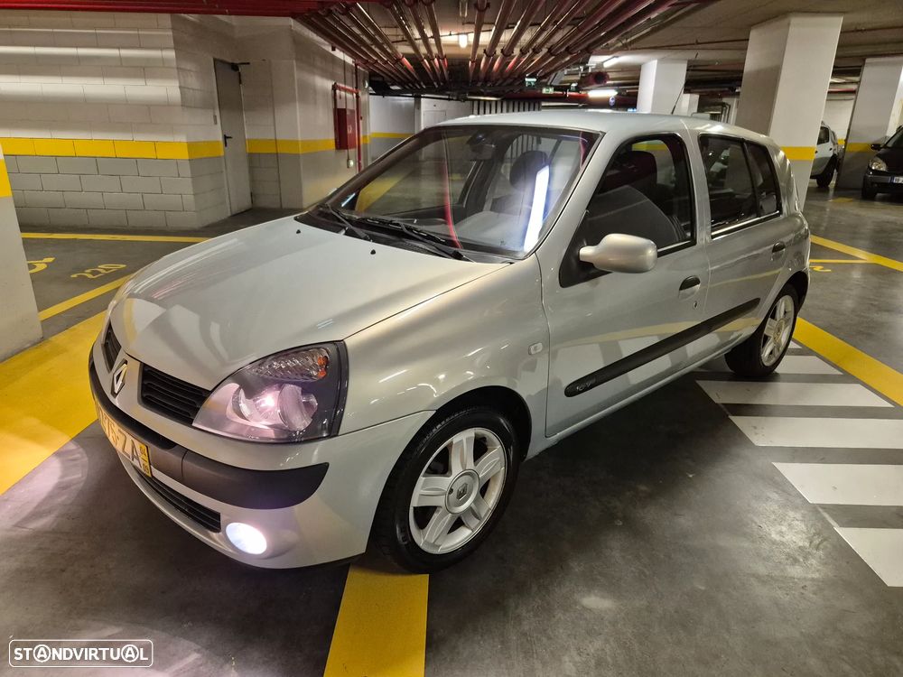 Renault Clio 1.2 16V Confort Dynamique - 1