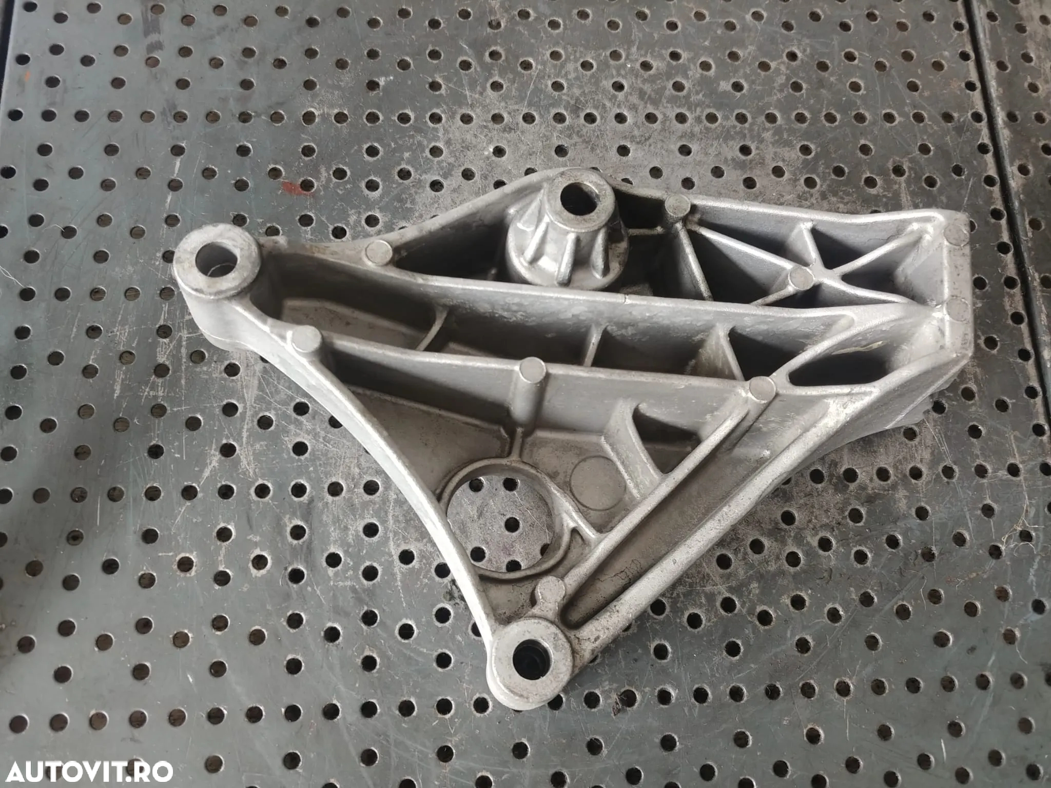 suport motor 2.0 d n47d20d bmw seria 1 f20 f21  2116788611-03  68572910 - 3