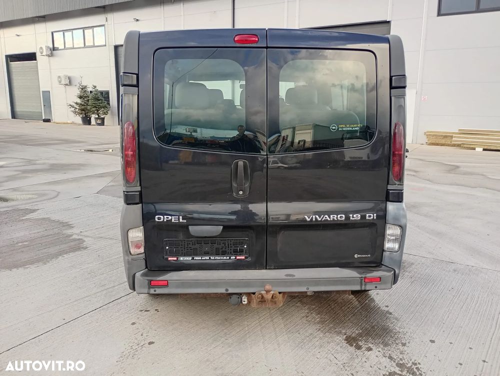 Opel Vivaro - 10