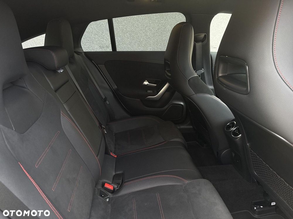 Mercedes-Benz CLA 200 d 4-Matic AMG Line 8G-DCT - 20