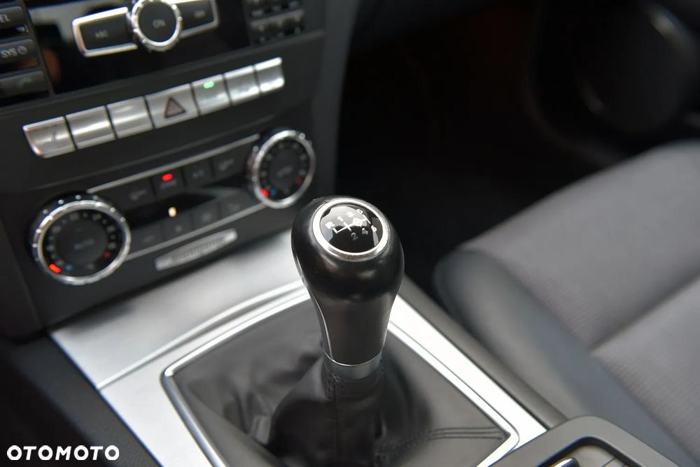 Mercedes-Benz Klasa C 180 BlueEFFICIENCY Avantgarde - 22