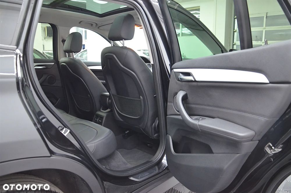 BMW X1 sDrive18i Advantage - 16