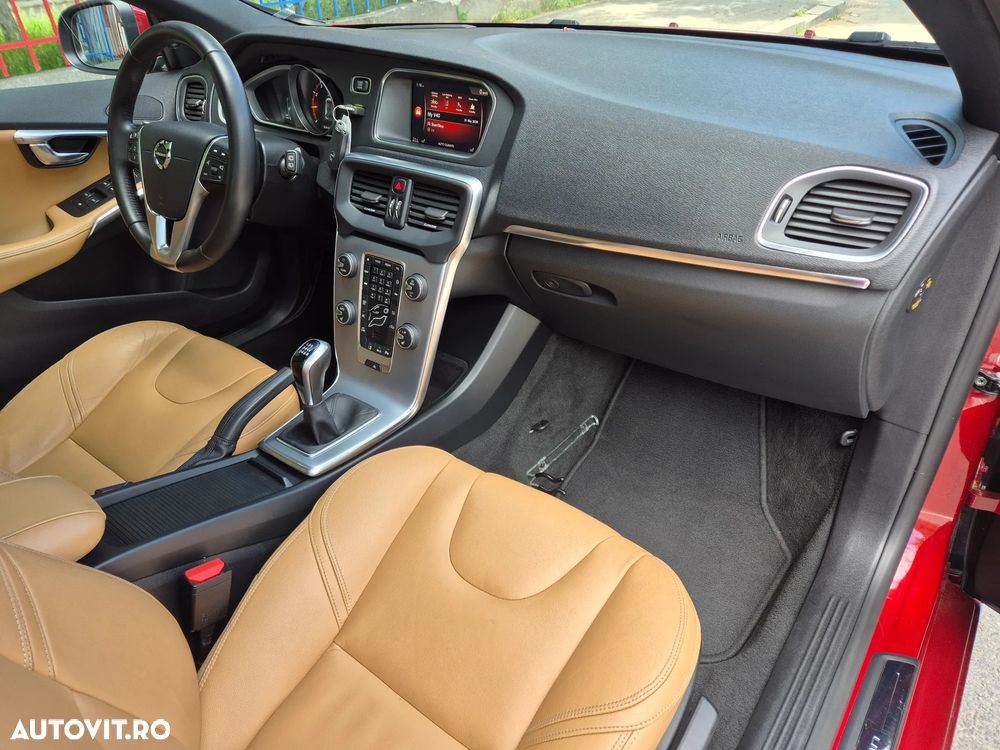Volvo V40 T2 Inscription - 13