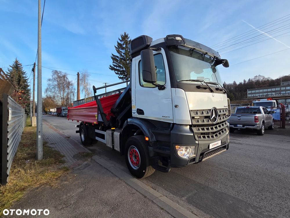 Mercedes-Benz AROCS 1824 // HDS HMF 1420-K2 // PILOT FUNKCJE 5 i 6 // NOWY KIPER WYWROTKA // ZAWIESZENIE BUDOWLANE WYSOKIE // PRZED PIERWSZĄ REJ W PL - 20