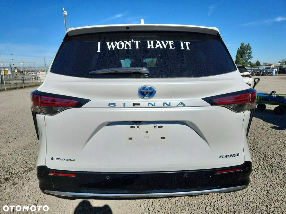 Toyota Sienna - 6