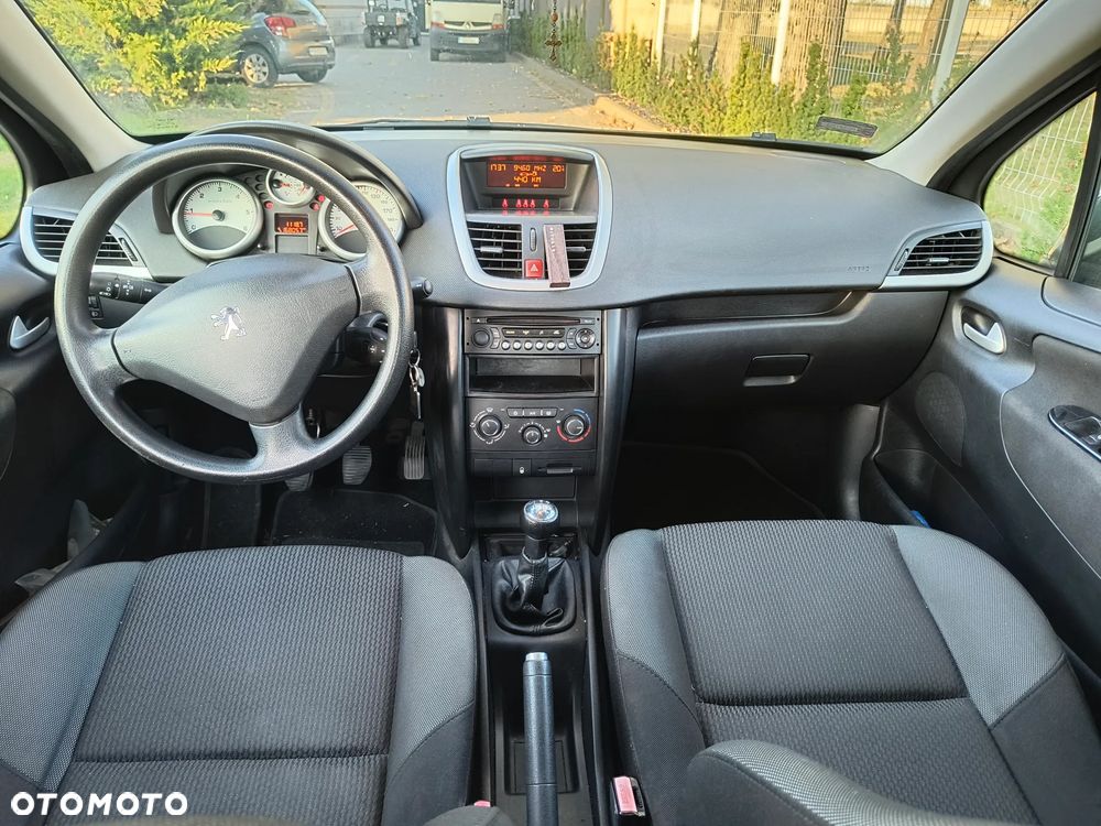 Peugeot 207 - 6