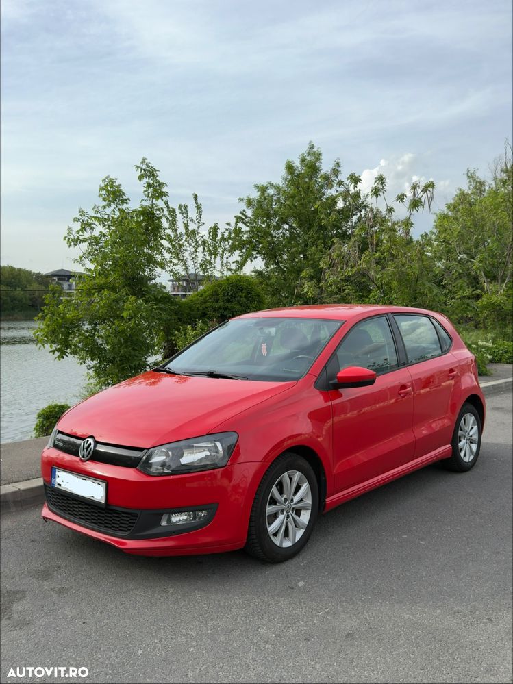 VOLKSWAGEN Polo 2012