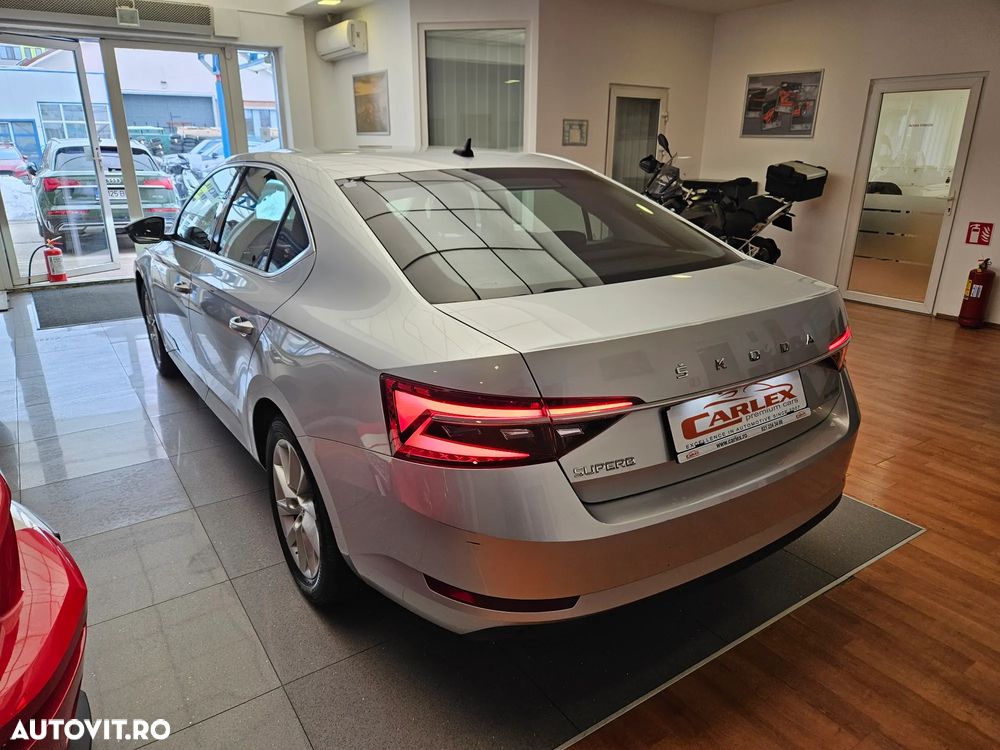 Skoda Superb 2.0 TDI DSG Ambition - 7