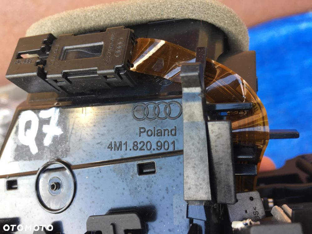 Audi Q7 SQ7 4M /  4M8820901  / Kratka Nawiewu Lewa / ORYGINAŁ - 4
