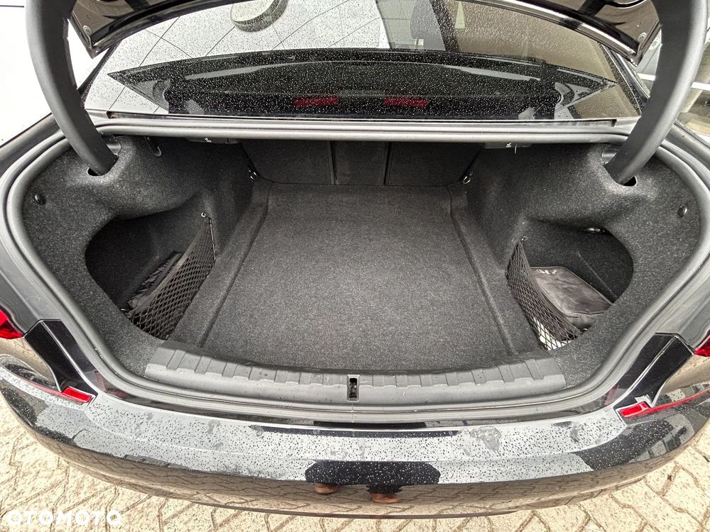 BMW Seria 3 320d xDrive M Sport Shadow sport - 12
