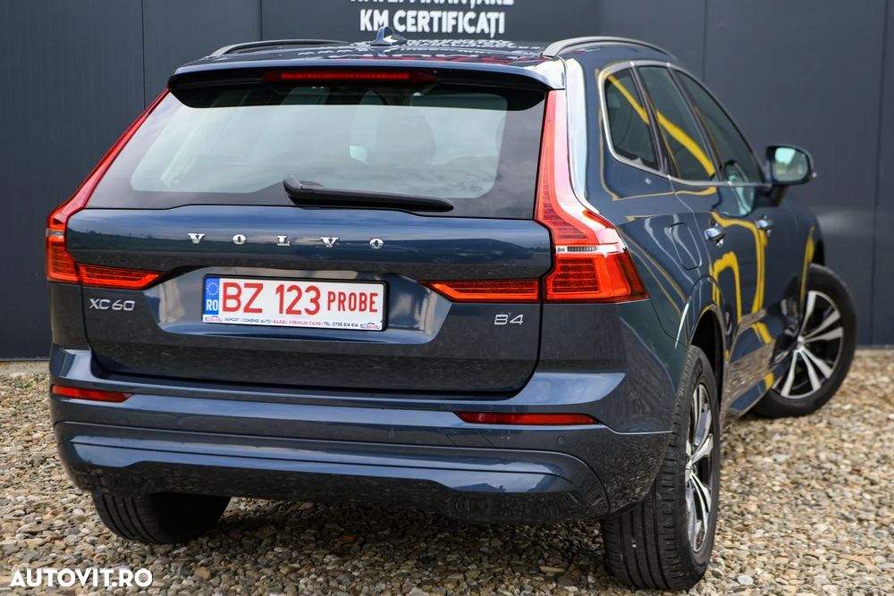 Volvo XC 60 B4 MHEV AT8 FWD Momentum - 2