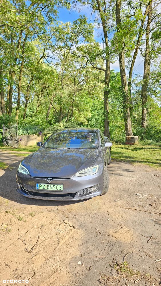 Tesla Model S - 22