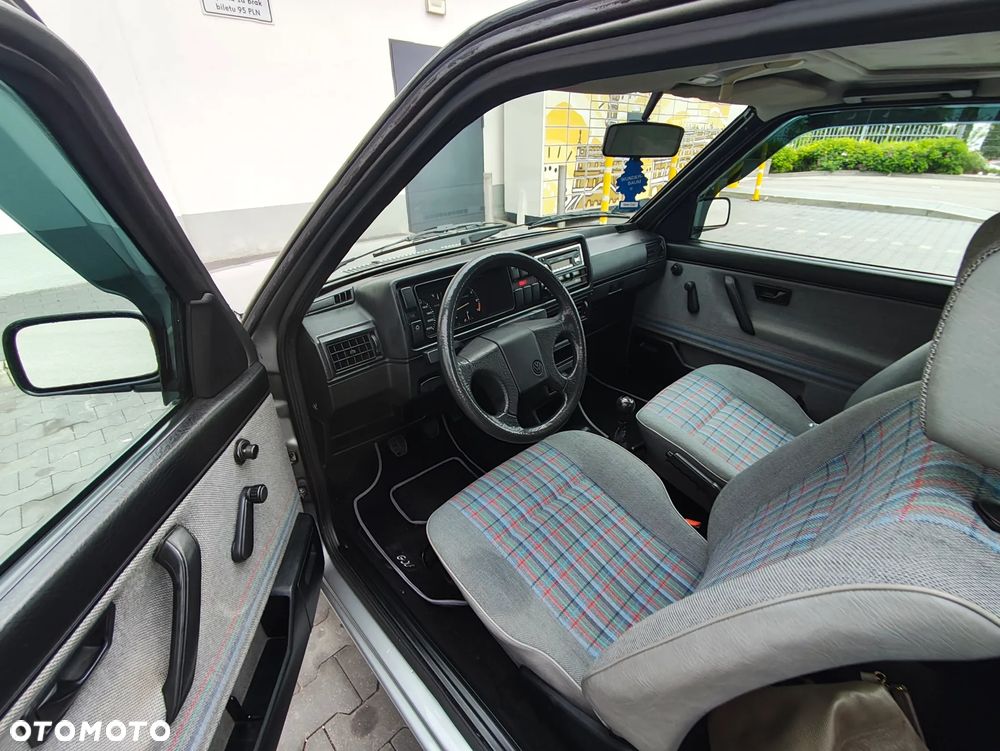 Volkswagen Golf 1.3 - 11