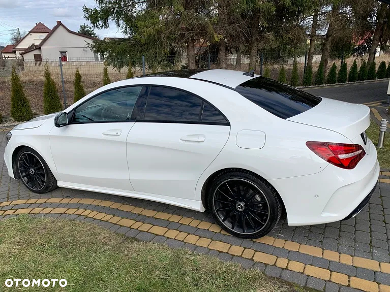 Mercedes-Benz CLA 180 AMG Line - 5