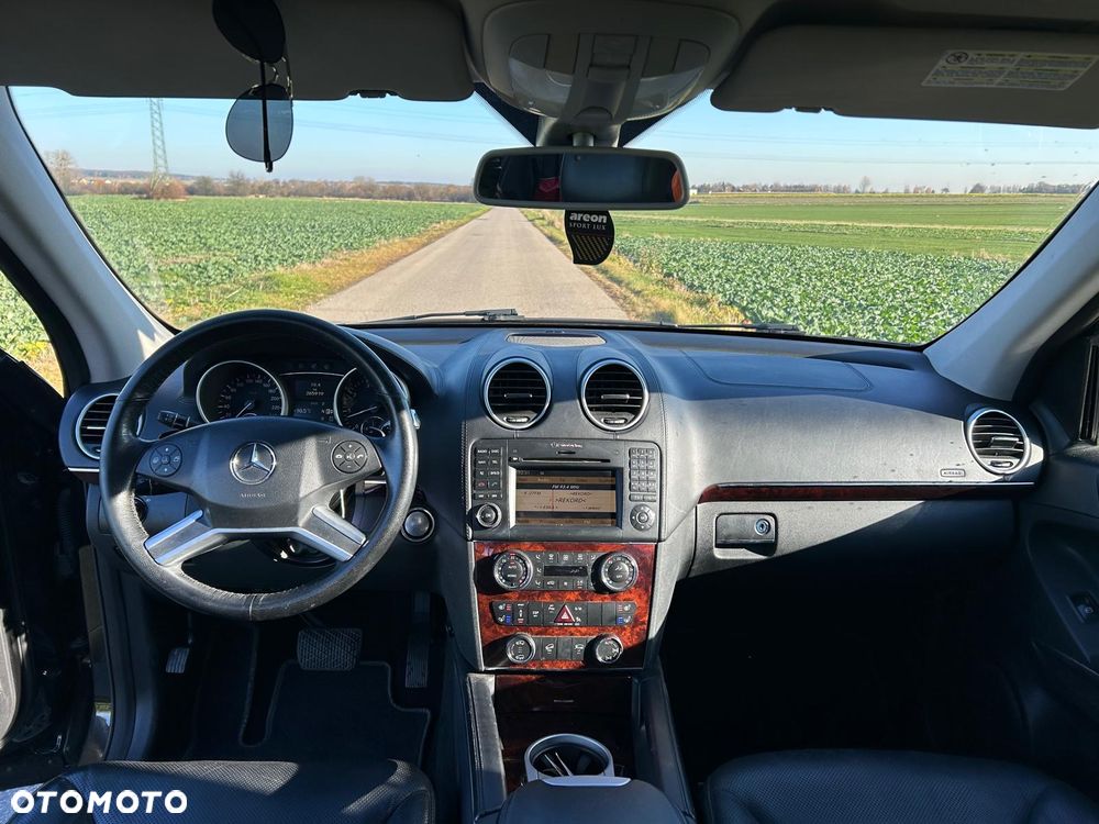 Mercedes-Benz GL 500 - 10