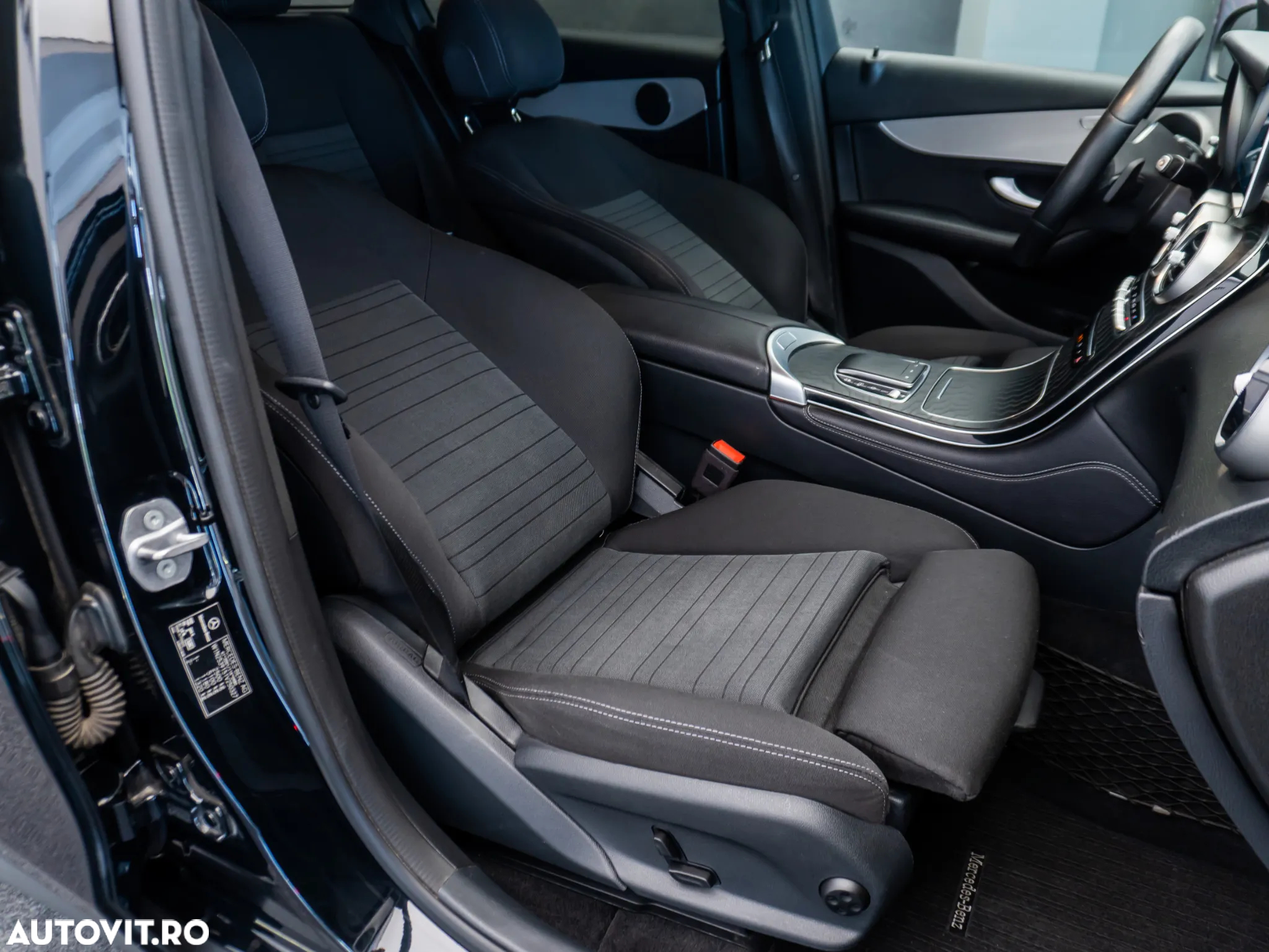 Mercedes-Benz GLC 220 d 4Matic 9G-TRONIC - 8