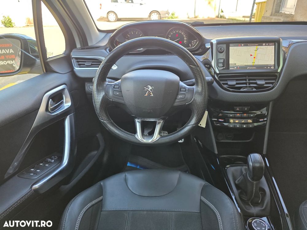 Peugeot 2008 1.2 PureTech Turbo Allure - 15