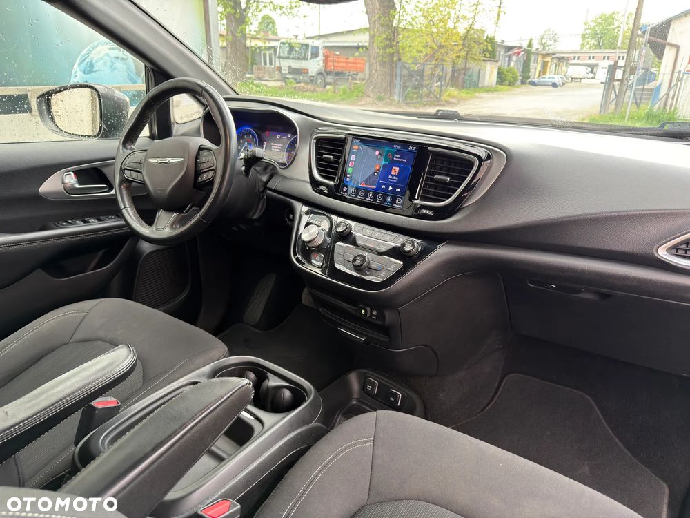Chrysler Pacifica - 8