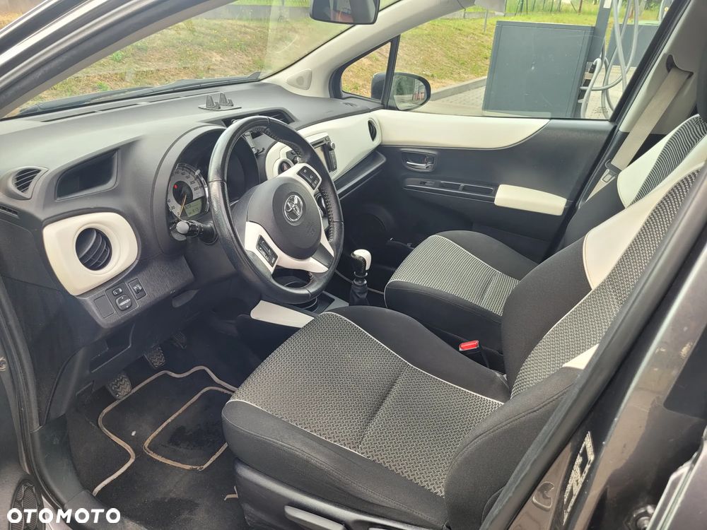 Toyota Yaris 1.33 Prestige - 10