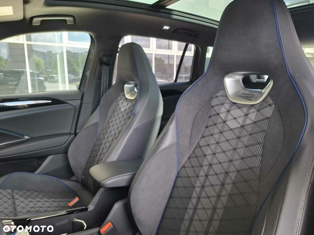 Volkswagen Tiguan - 11
