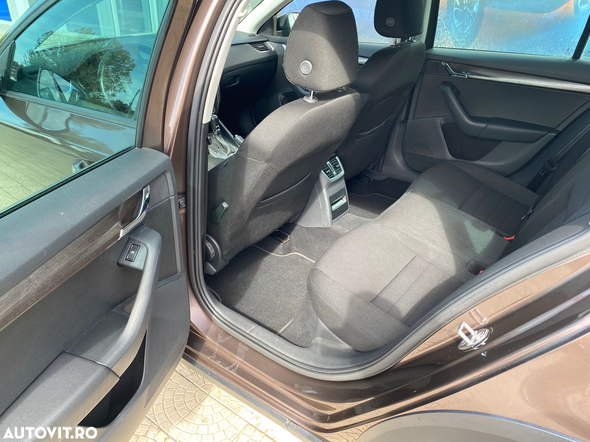 Skoda Octavia 2.0 TDI 4x4 DSG Scout - 11
