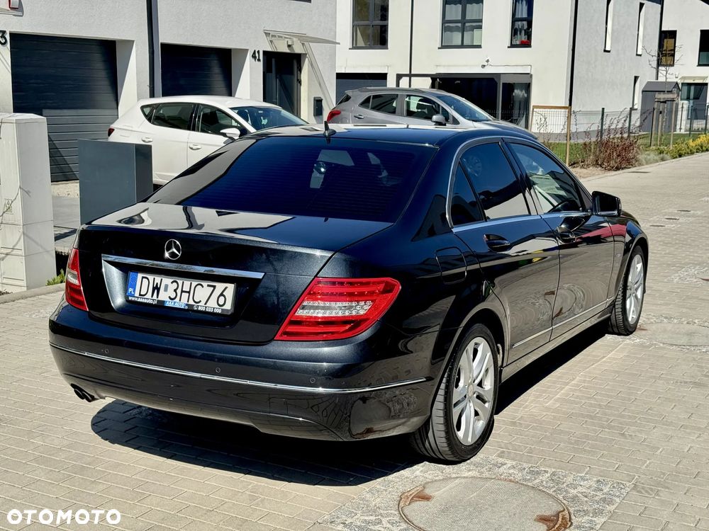 Mercedes-Benz Klasa C 200 CDI DPF (BlueEFFICIENCY) 7G-TRONIC Avantgarde - 4