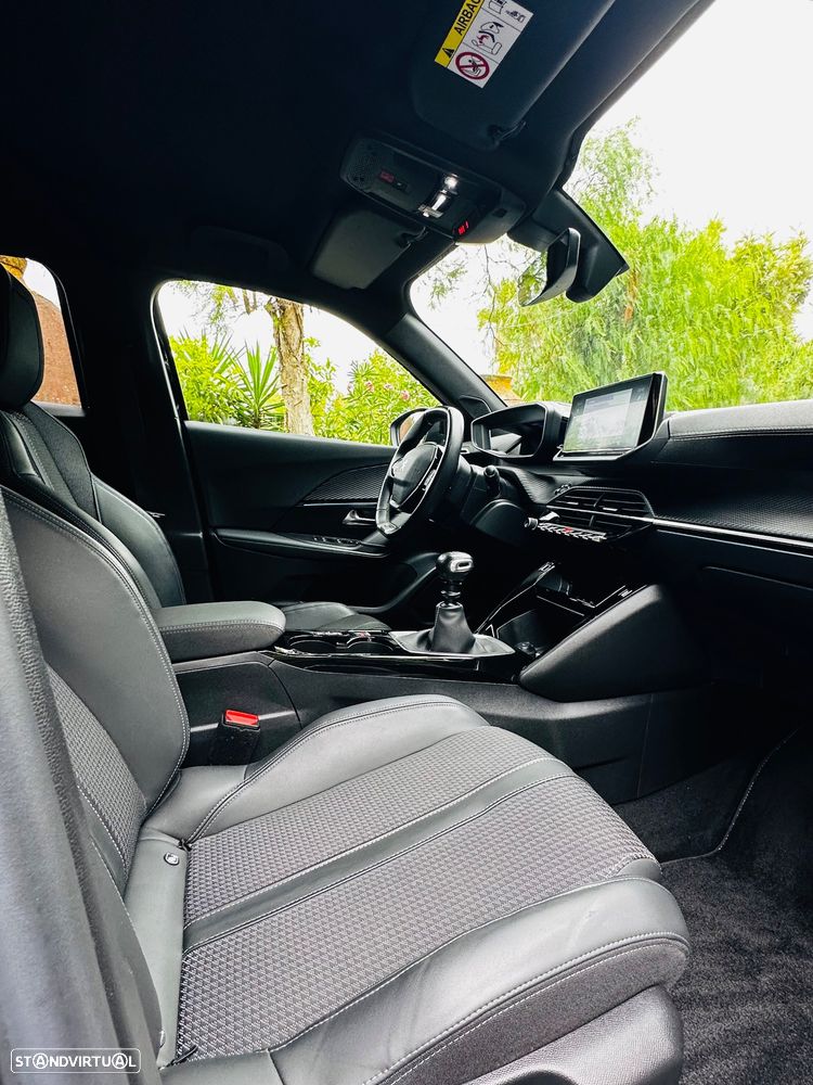 Peugeot 2008 1.2 PureTech GT - 12