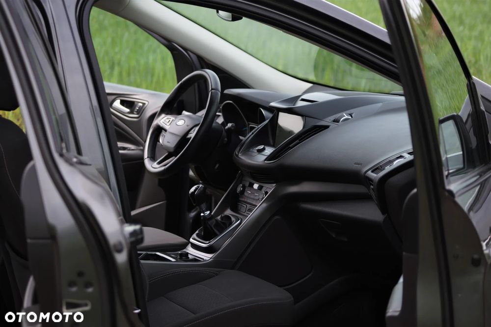 Ford Kuga - 23