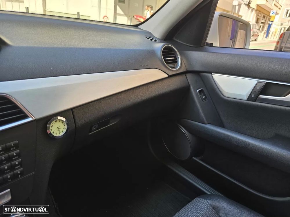 Mercedes-Benz C 250 - 23