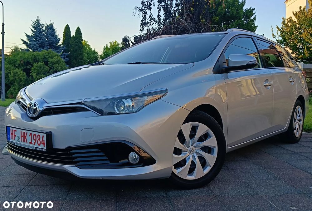 Toyota Auris 1.6 D-4D Executive - 7
