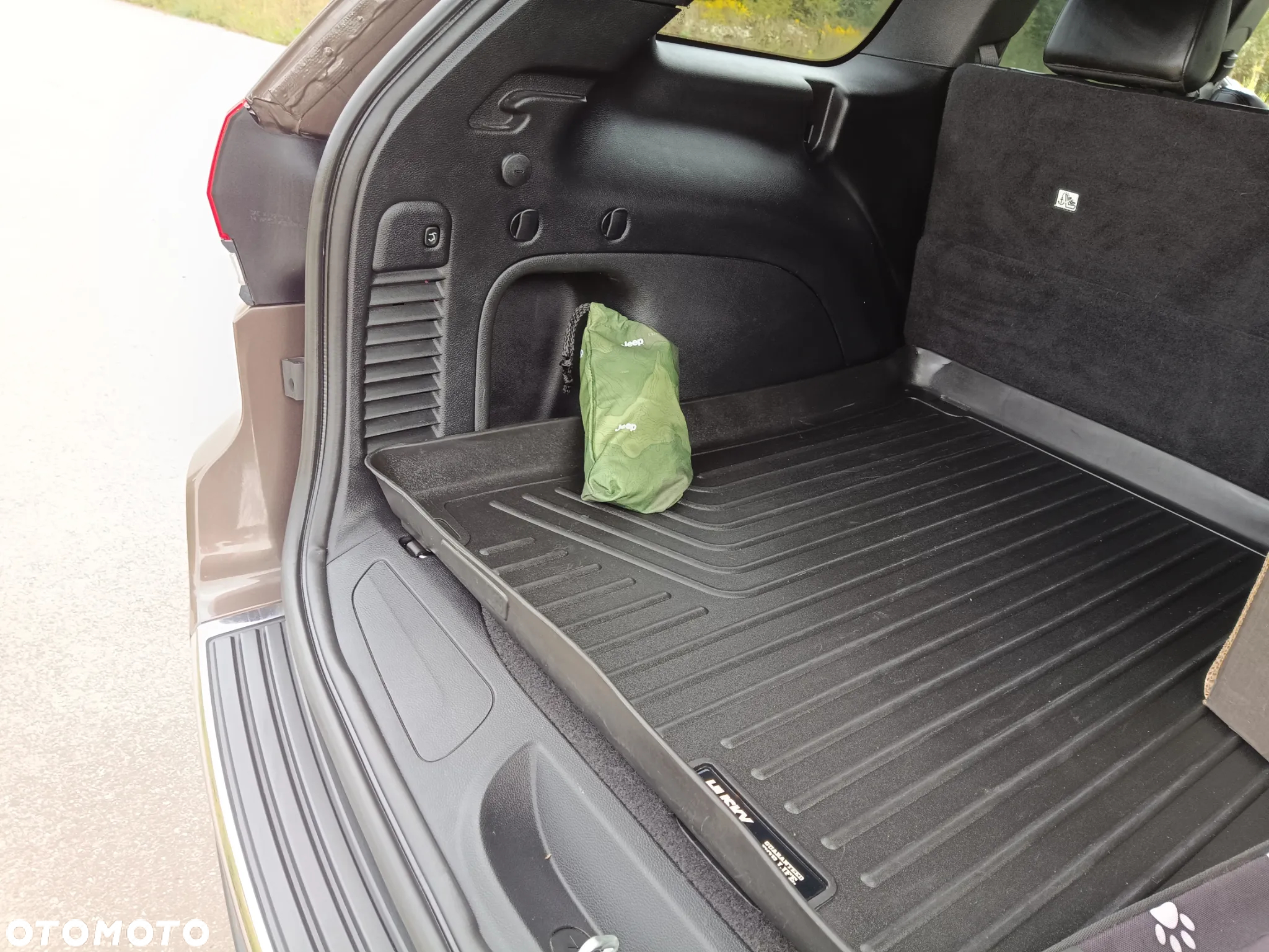 Jeep Grand Cherokee - 19