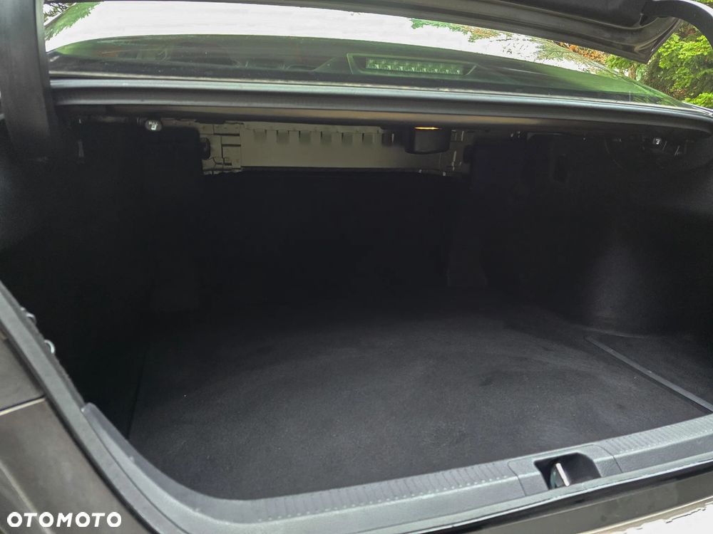 Toyota Camry 2.5 Hybrid Comfort CVT - 9